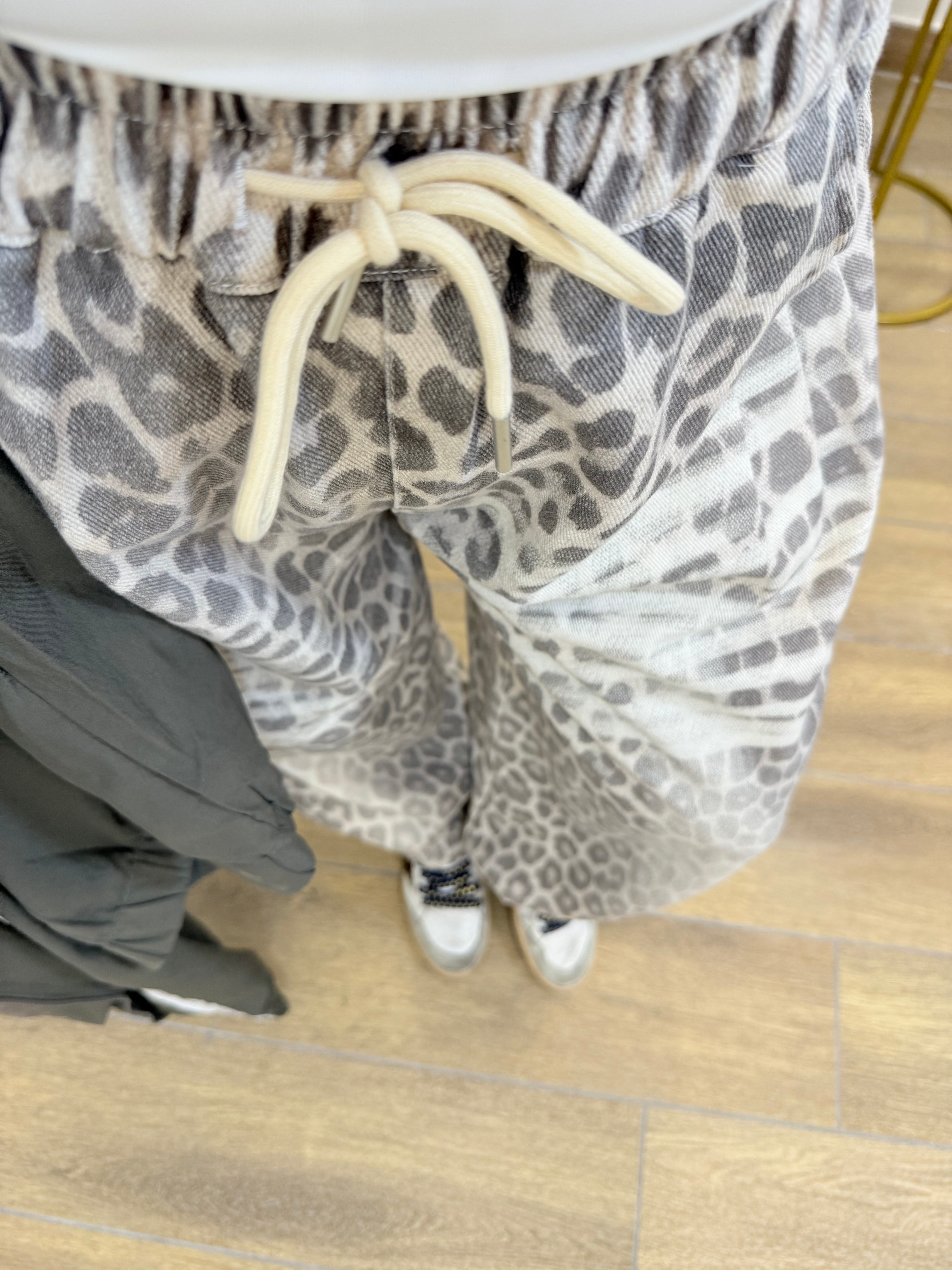 Panta tuta animalier neutro