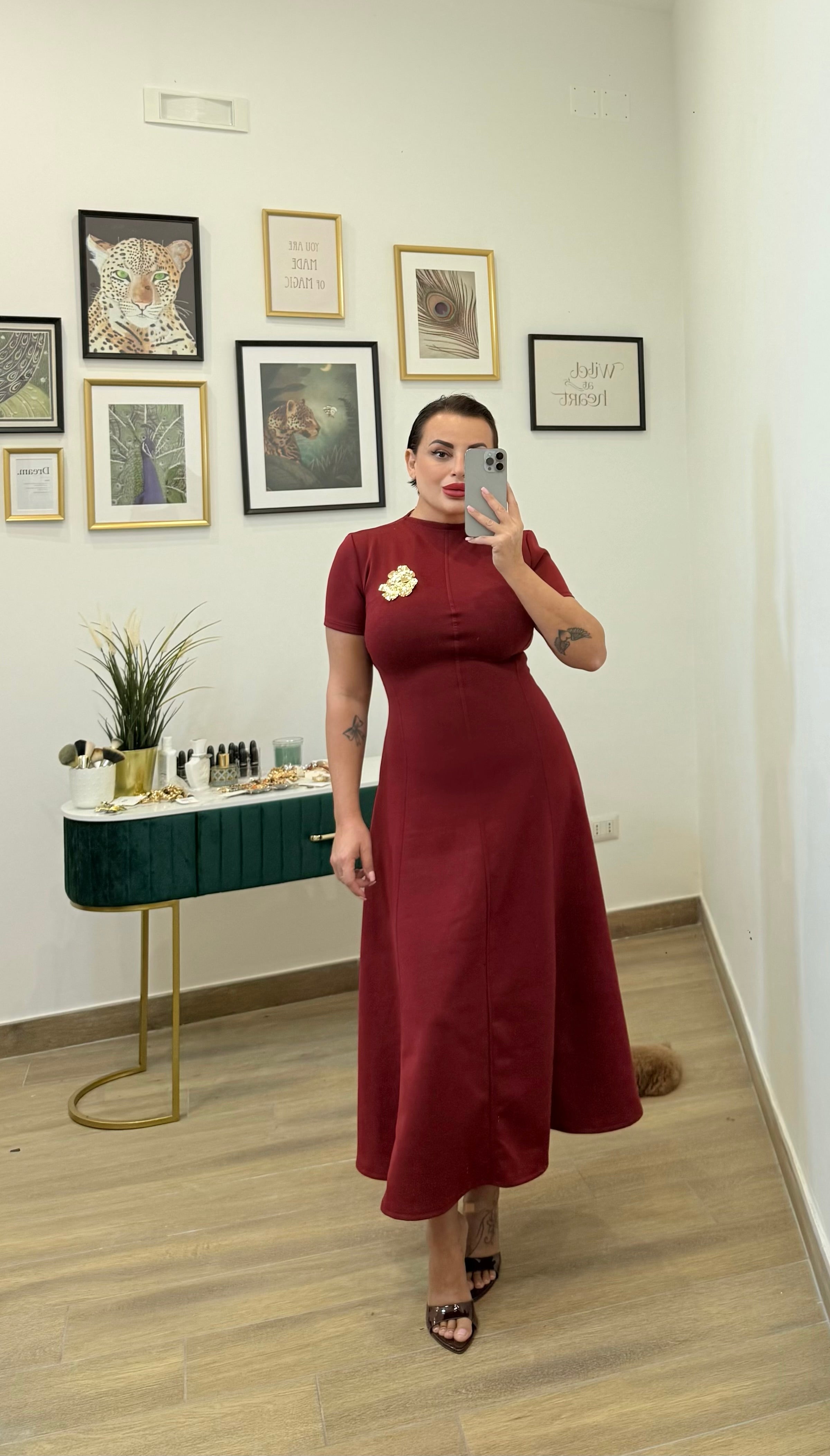 Abito spilla bordò’