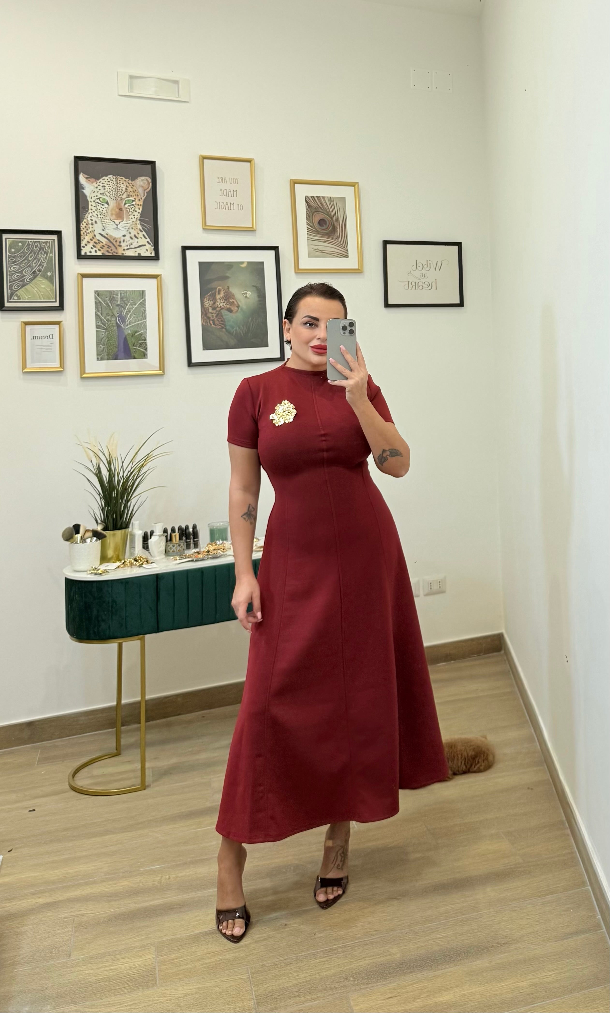 Abito spilla bordò’