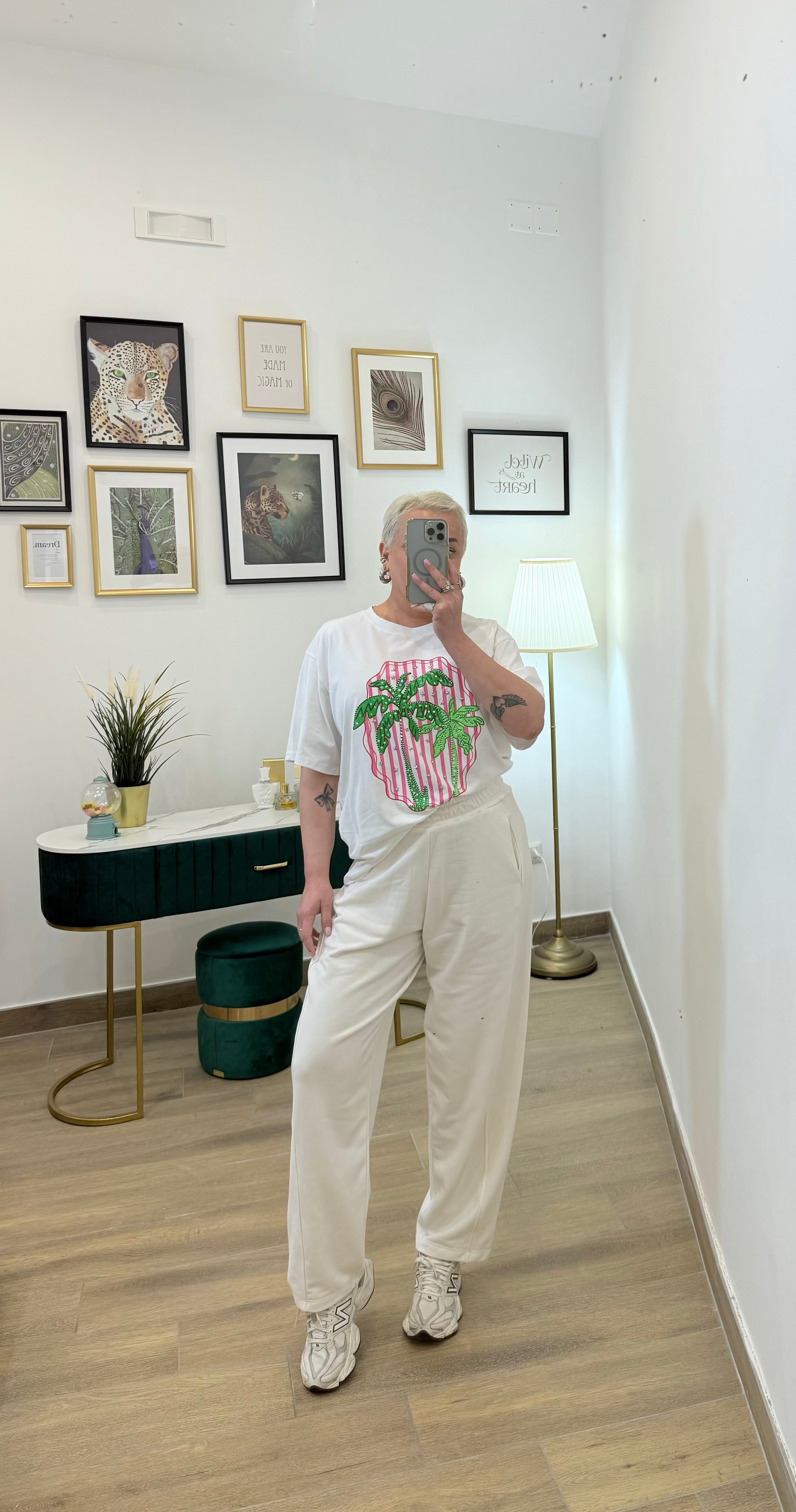 Pantatuta White