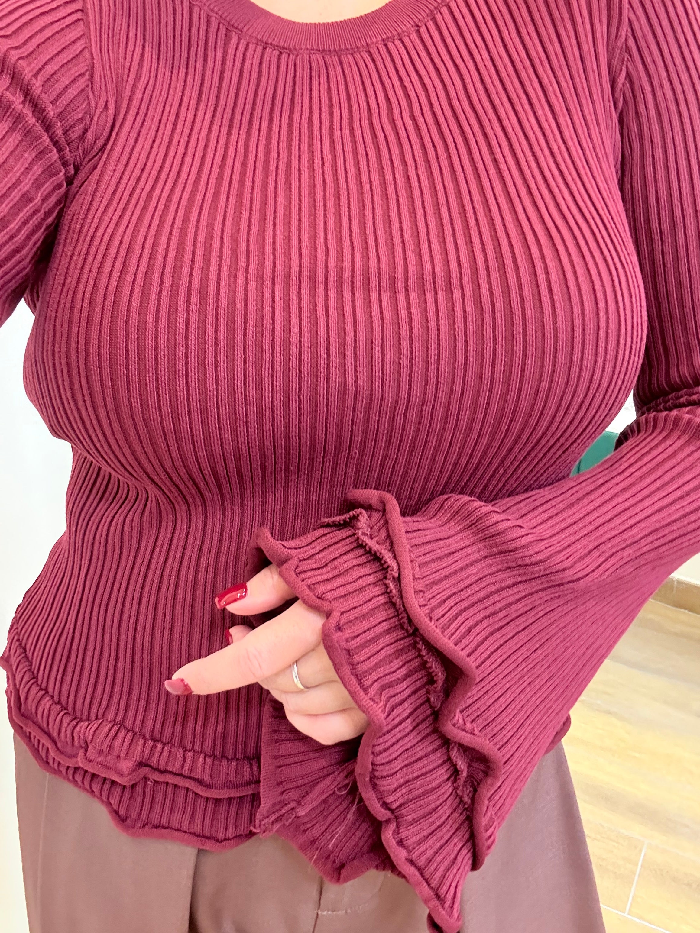 Maglia costine volant bordeaux